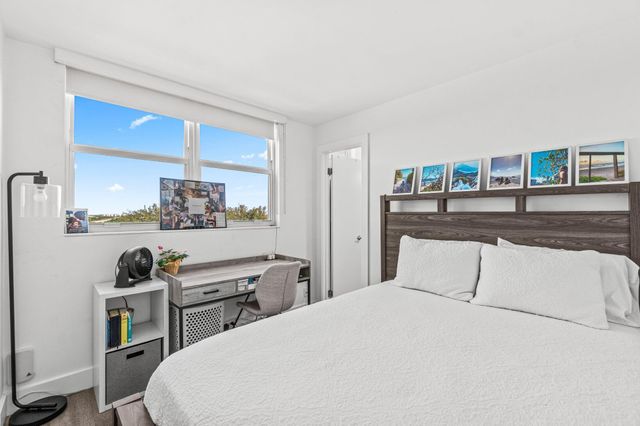 5961 NW 2ND Avenue PH-E, Boca Raton, FL 33487