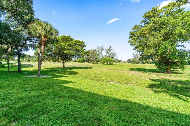 5961 NW 2ND Avenue PH-E, Boca Raton, FL 33487