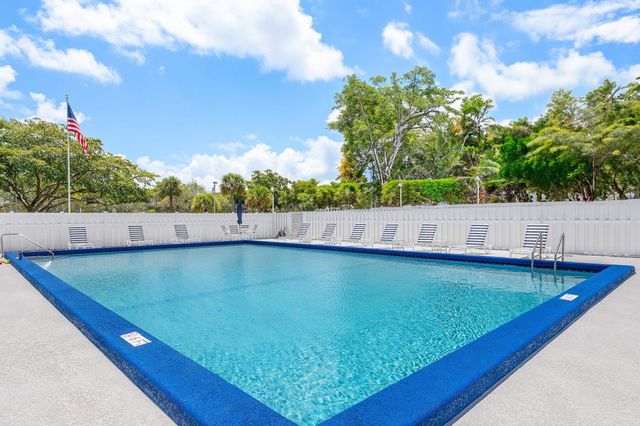 5961 NW 2ND Avenue PH-E, Boca Raton, FL 33487