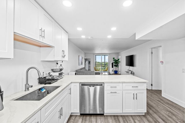 5961 NW 2ND Avenue PH-E, Boca Raton, FL 33487