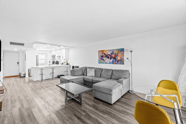 5961 NW 2ND Avenue PH-E, Boca Raton, FL 33487