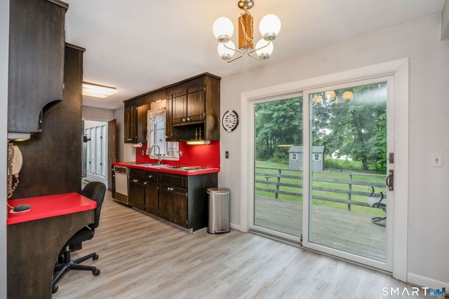 22 Terry Plains Road, Bloomfield, CT 06002