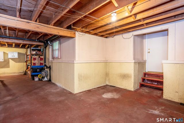 22 Terry Plains Road, Bloomfield, CT 06002