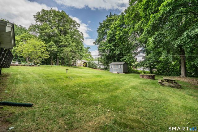22 Terry Plains Road, Bloomfield, CT 06002