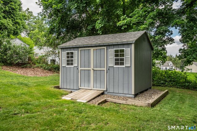 22 Terry Plains Road, Bloomfield, CT 06002