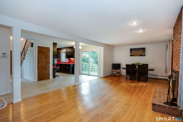 22 Terry Plains Road, Bloomfield, CT 06002