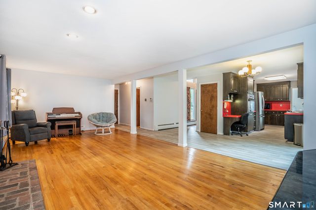 22 Terry Plains Road, Bloomfield, CT 06002