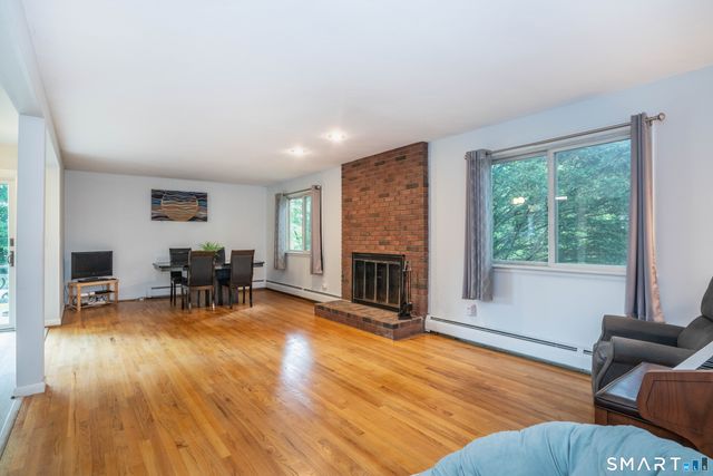 22 Terry Plains Road, Bloomfield, CT 06002