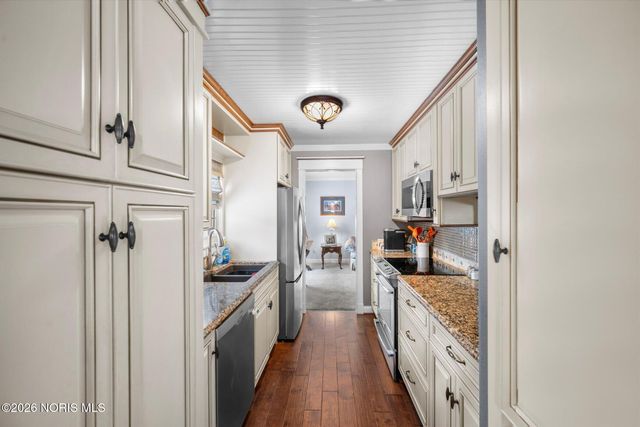 200 Cedar Lane, Waterville, OH 43566