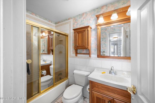 200 Cedar Lane, Waterville, OH 43566