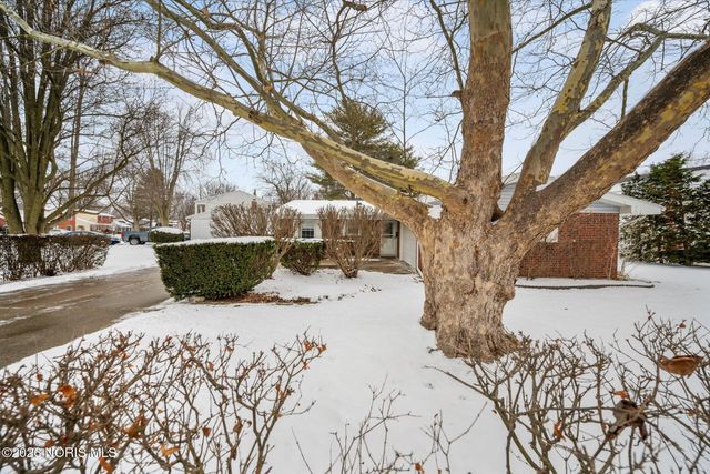 200 Cedar Lane, Waterville, OH 43566