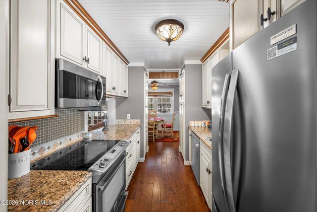 200 Cedar Lane, Waterville, OH 43566