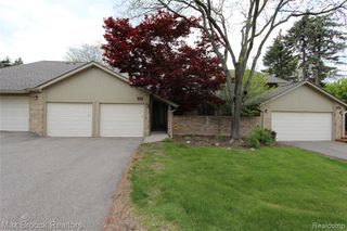 4029 Foxpointe Drive, West Bloomfield, MI 48323