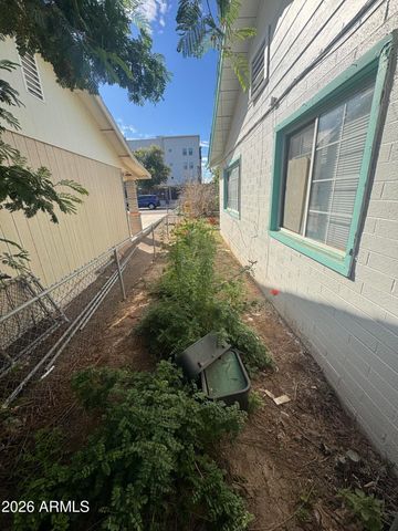 2136 E LEMON Street, Tempe, AZ 85281