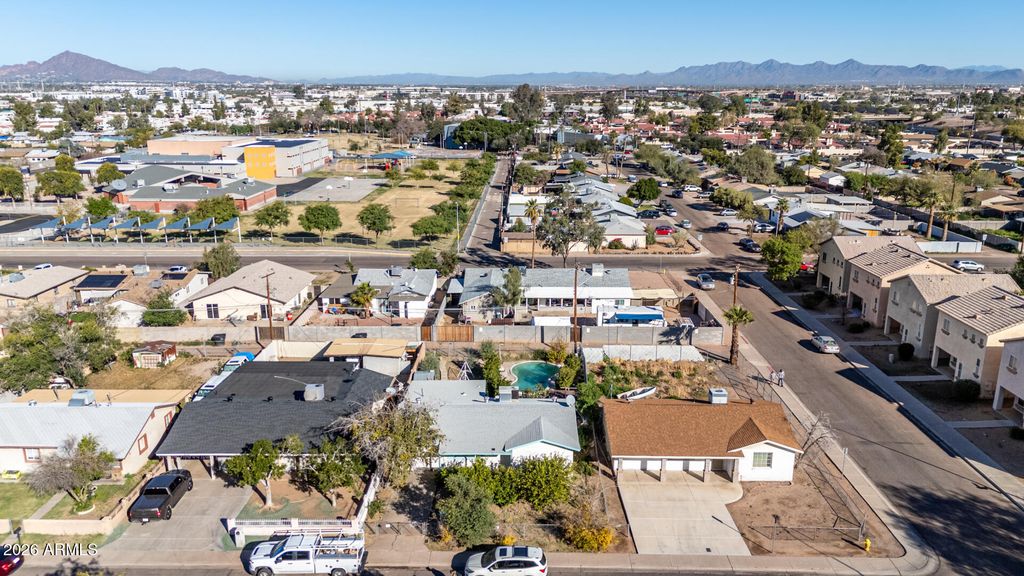 Image 10 of property listing at 2136 E LEMON Street, Tempe, AZ 85281