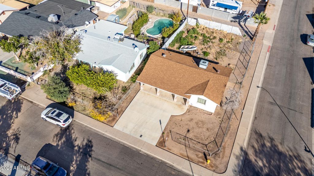Image 13 of property listing at 2136 E LEMON Street, Tempe, AZ 85281
