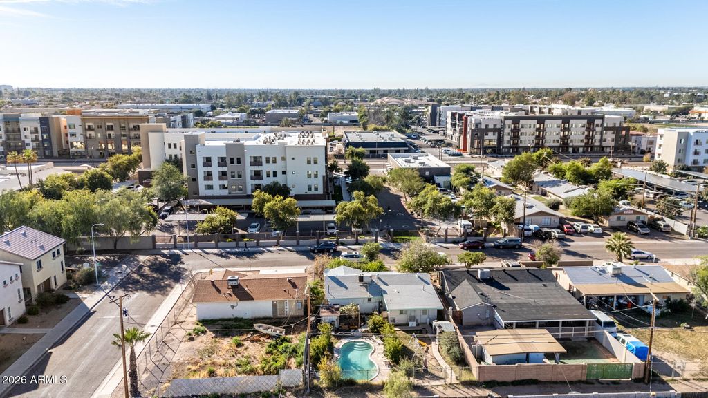 Image 7 of property listing at 2136 E LEMON Street, Tempe, AZ 85281