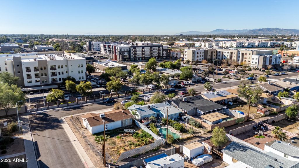 Image 9 of property listing at 2136 E LEMON Street, Tempe, AZ 85281