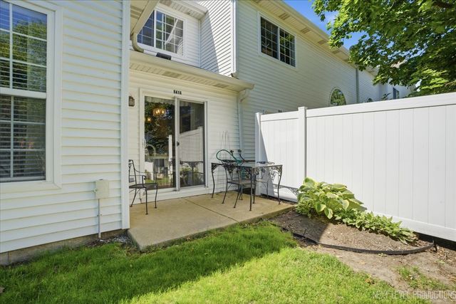 541 Mallard Lane A, Sugar Grove, IL 60554