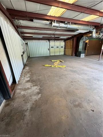 520 Commercial Boulevard, Lexington, NC 27292