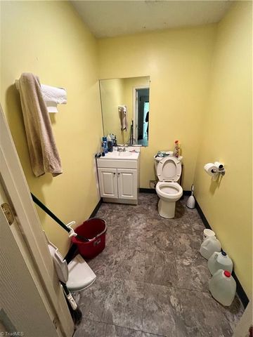 520 Commercial Boulevard, Lexington, NC 27292