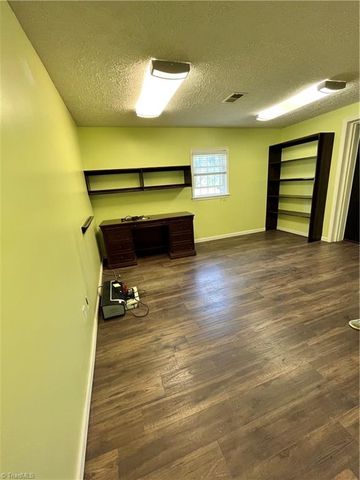 520 Commercial Boulevard, Lexington, NC 27292