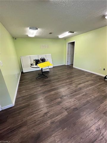 520 Commercial Boulevard, Lexington, NC 27292