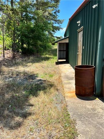 520 Commercial Boulevard, Lexington, NC 27292