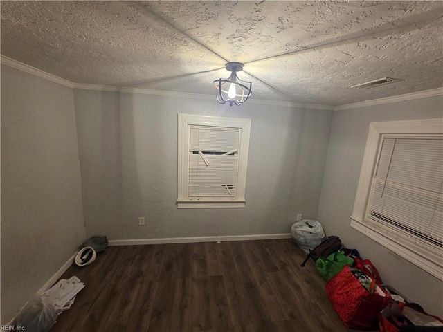 215 Wellons ST, Suffolk, VA 23434