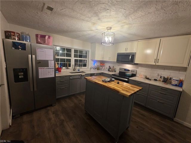 215 Wellons ST, Suffolk, VA 23434