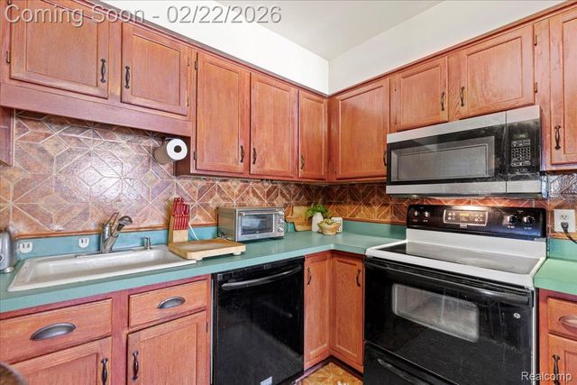 440 BALDWIN Avenue 63, Rochester, MI 48307