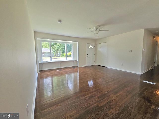 82 HARVARD RD, Pennsville, NJ 08070