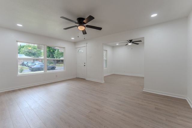 2210 Gaylord Drive, Dallas, TX 75227