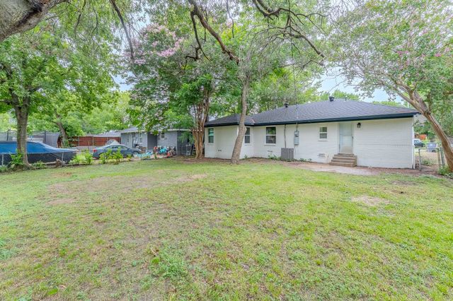 2210 Gaylord Drive, Dallas, TX 75227