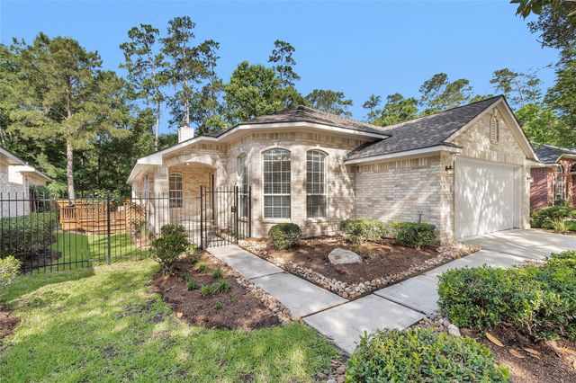 10 W Foxbriar Forest Circle, The Woodlands, TX 77382