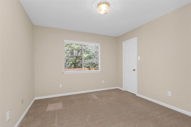 10 W Foxbriar Forest Circle, The Woodlands, TX 77382