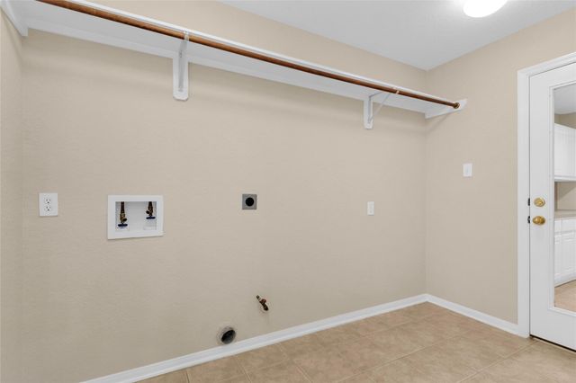 10 W Foxbriar Forest Circle, The Woodlands, TX 77382