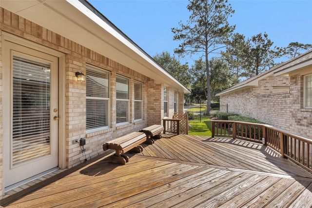 10 W Foxbriar Forest Circle, The Woodlands, TX 77382