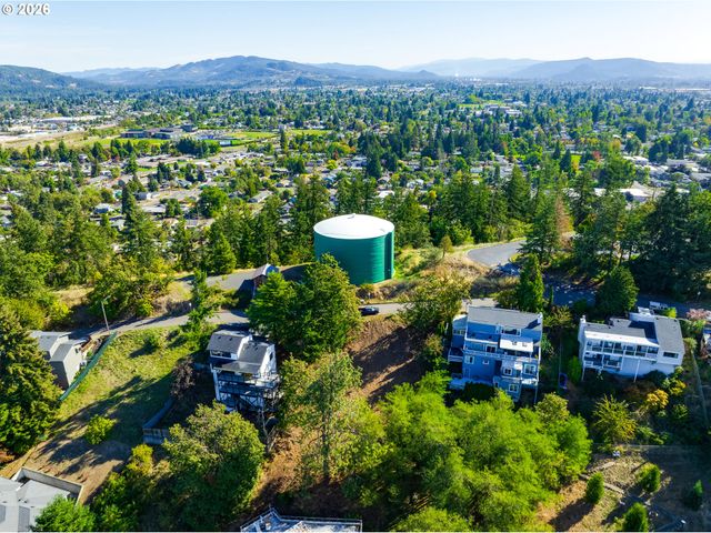 Summit Blvd, Springfield, OR 97477