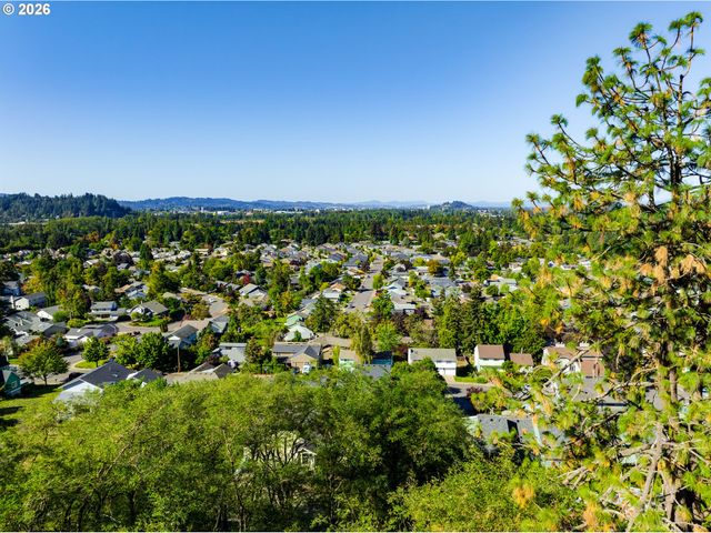 Summit Blvd, Springfield, OR 97477