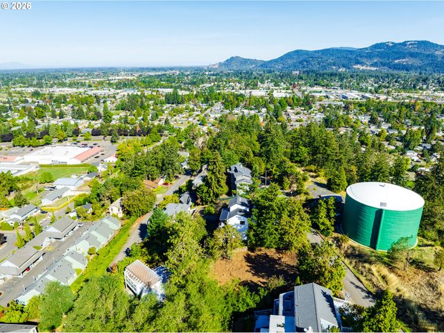 Summit Blvd, Springfield, OR 97477