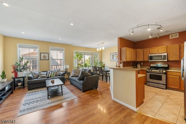 34 George Russell Way, Clifton City, NJ 07013