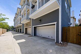 1331 W 24th Street F, Houston, TX 77008