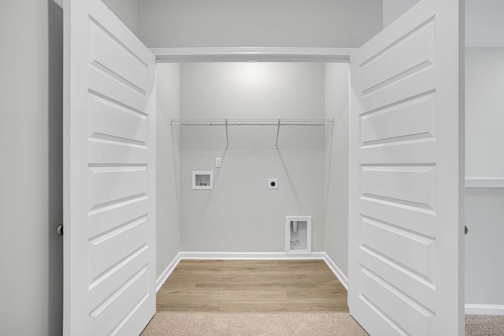 Image 12 of property listing at 128 Dahlberg Street, Summerville, SC 29483