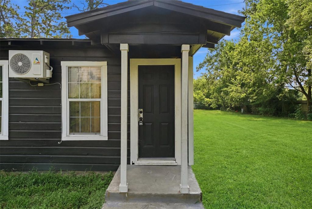 8030 Record Street B, Houston, TX 77028