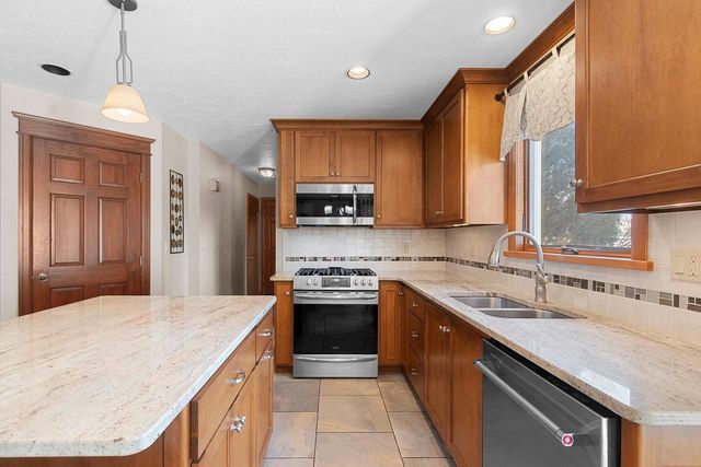 2775 INDEPENDENCE DRIVE, Green Bay, WI 54304