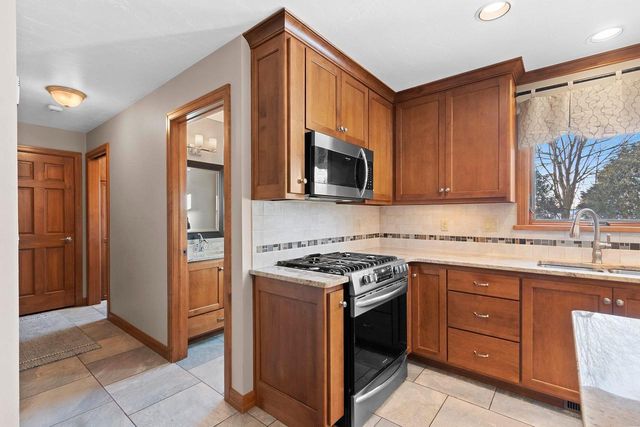 2775 INDEPENDENCE DRIVE, Green Bay, WI 54304