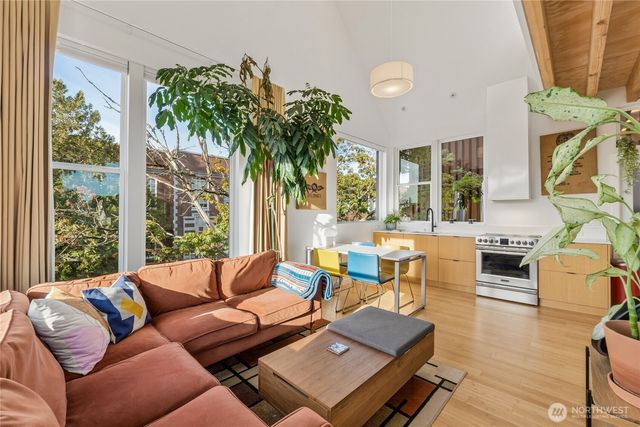 2303 E Alder Street, Seattle, WA 98122