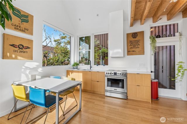 2303 E Alder Street, Seattle, WA 98122