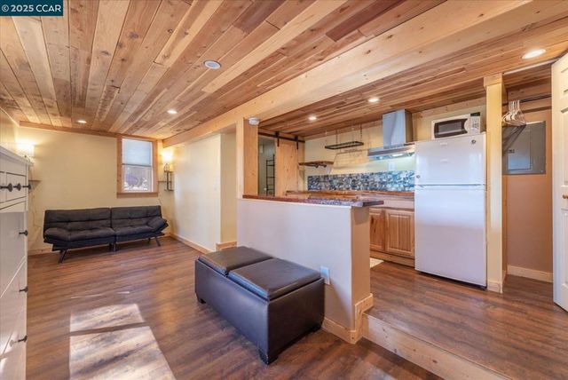 12255 Sierra Dr, Truckee, CA 96161